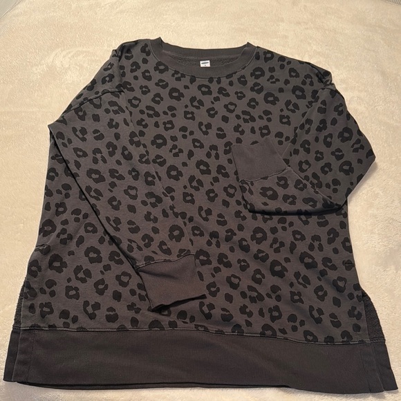 Old Navy Gray and Black Leopard Print Sweatshirt - Picture 1 of 4